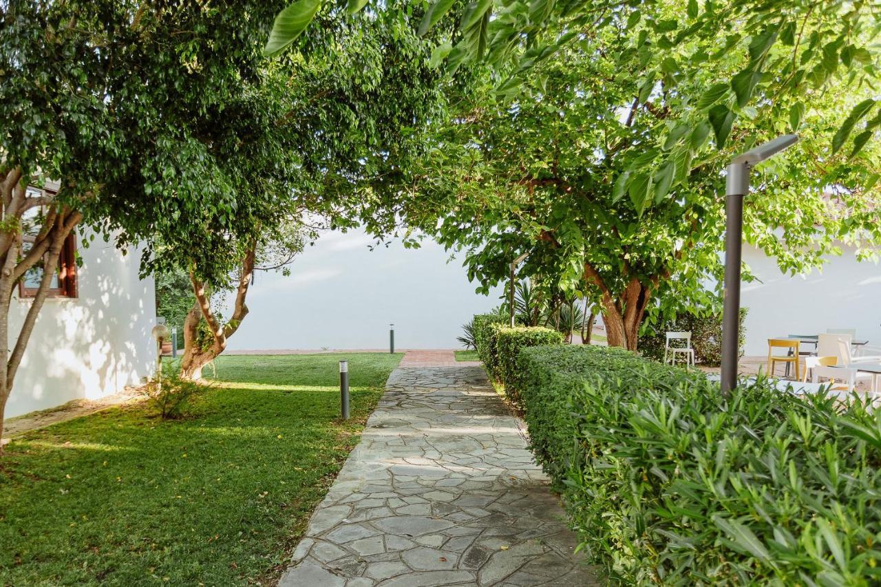 Resort Fior Di Sardegna Posada  Exterior photo