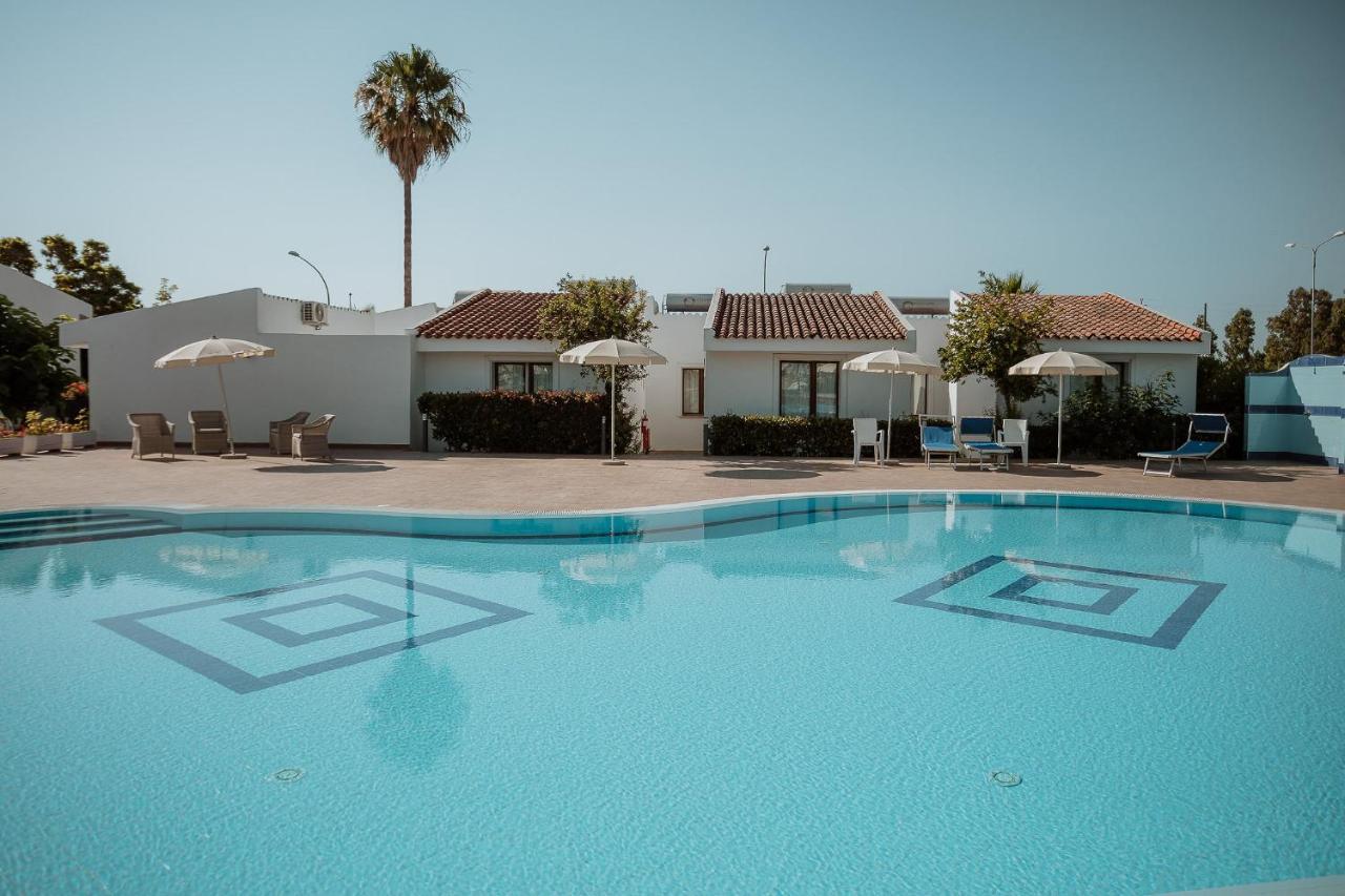 Resort Fior Di Sardegna Posada  Exterior photo